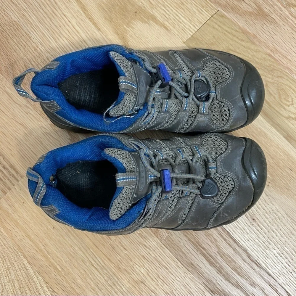 Keen Outdoors Sneaker Shoes Sz 2 Boys Gray Blue